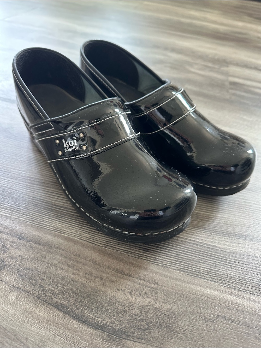 Koi by Sanita Women's Black Patent Nursing Clogs size 41